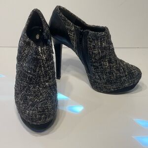Gianni Bini/ Black & White/ Tweed ankle
Boots/Stiletto heel 8.5